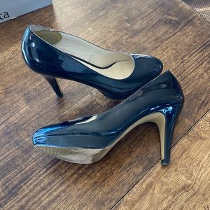 Black patent leather pumps